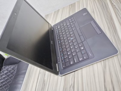 Dell latitude E7440
