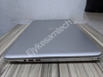 HP ENVY 17 (4th Gen) laptop