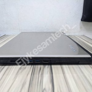 TOSHIBA DYNABOOK SATELLITE L50 (5th Gen) laptop