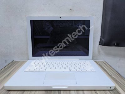 MacBook Pro 13 (2007) laptop